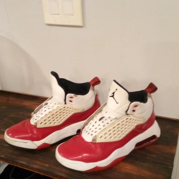 Jordan Air Maxin 200 white gym red CD6123-106